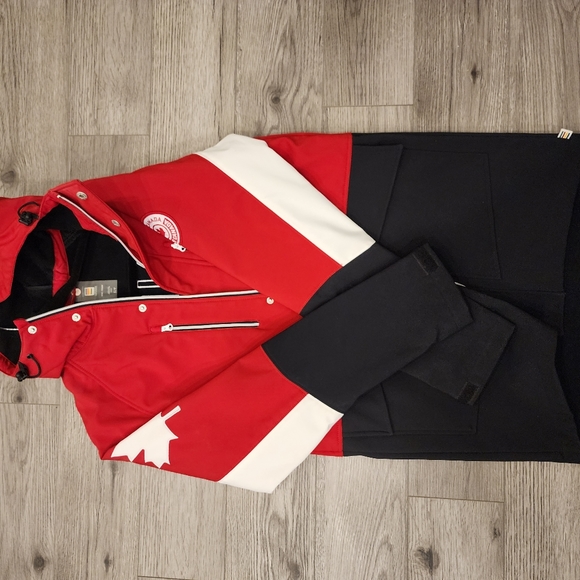 2018 Winter Olympic Hudson's Bay Men's Jacket - Picture 7 of 9